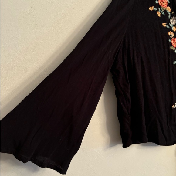 Lace-Up American Eagle Embroidered Top - size XL - Picture 4 of 6